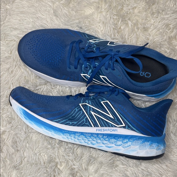 Fresh Foam X Vongo v5 - Blue with Laser Blue - Men's - Picture 2 of 6